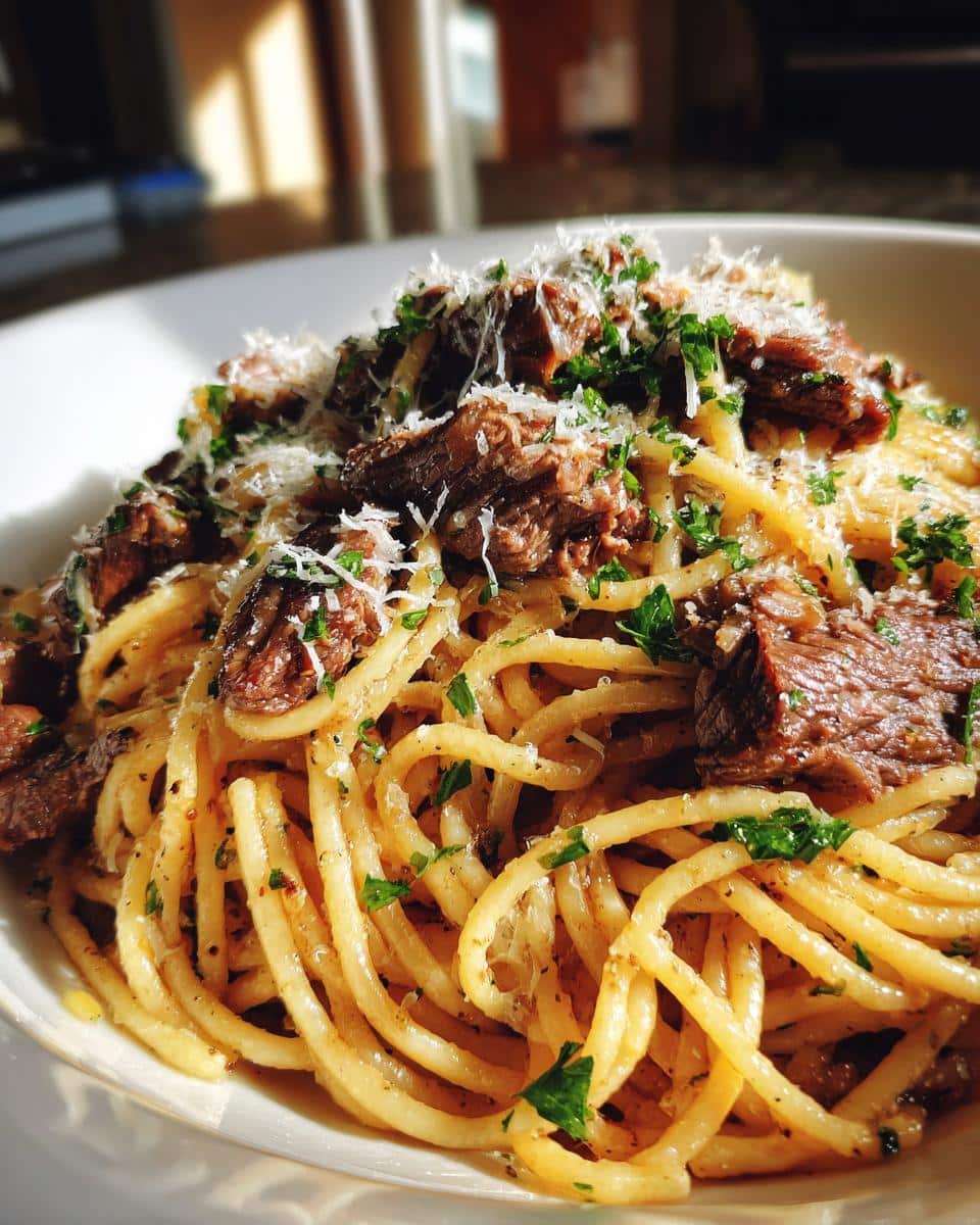 Garlic Beef Pasta - detail 1