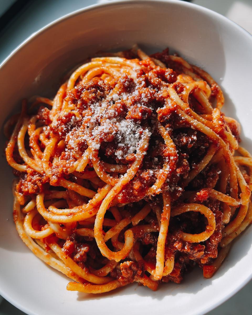 secret ingredient spaghetti bolognese - detail 1