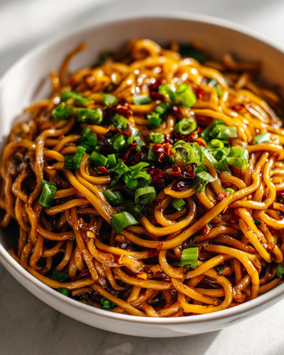 spicy garlic chilli noodles - detail 2
